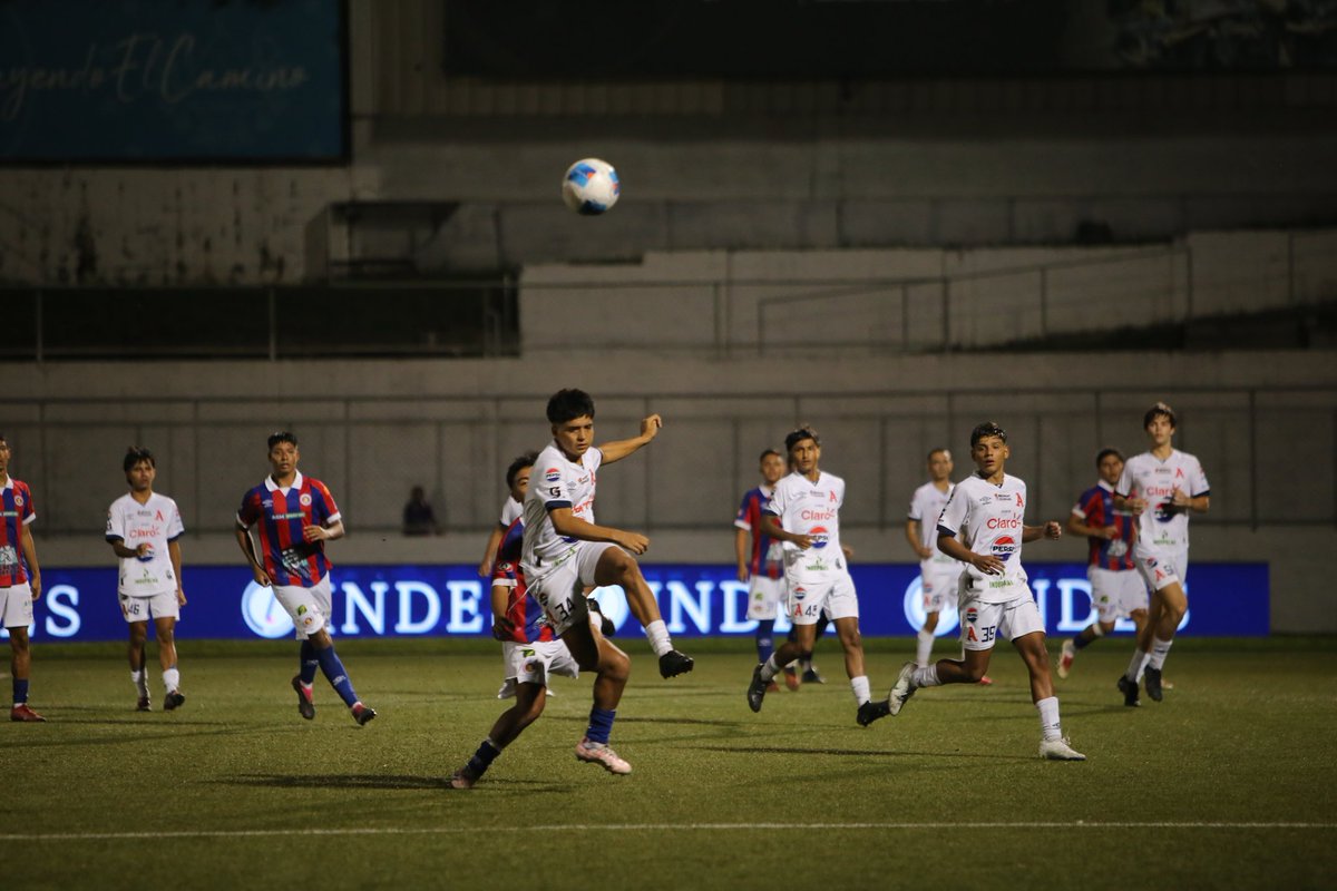 primerafutboles's tweet photo. ๐๐ถ๐ป๐ฎ๐น ๐๐ข๐ฃ๐ ๐ฆ๐๐ฆ๐ง๐๐ ๐ ๐๐๐๐๐๐ฅ๐ฬ๐๐๐ง๐ข ๐๐
๐๐ผ๐ป๐ฐ๐น๐๐๐ฒ ๐ฒ๐น ๐๐ถ๐ฒ๐บ๐ฝ๐ผ ๐ฒ๐
๐๐ฟ๐ฎ, ยก๐ฃ๐๐ก๐๐๐๐ฆโต
#FAS 1-1 #Alianza
#FinalReservas #Clausura2025 #FASvsALI https://t.co/Y414HU3J6x