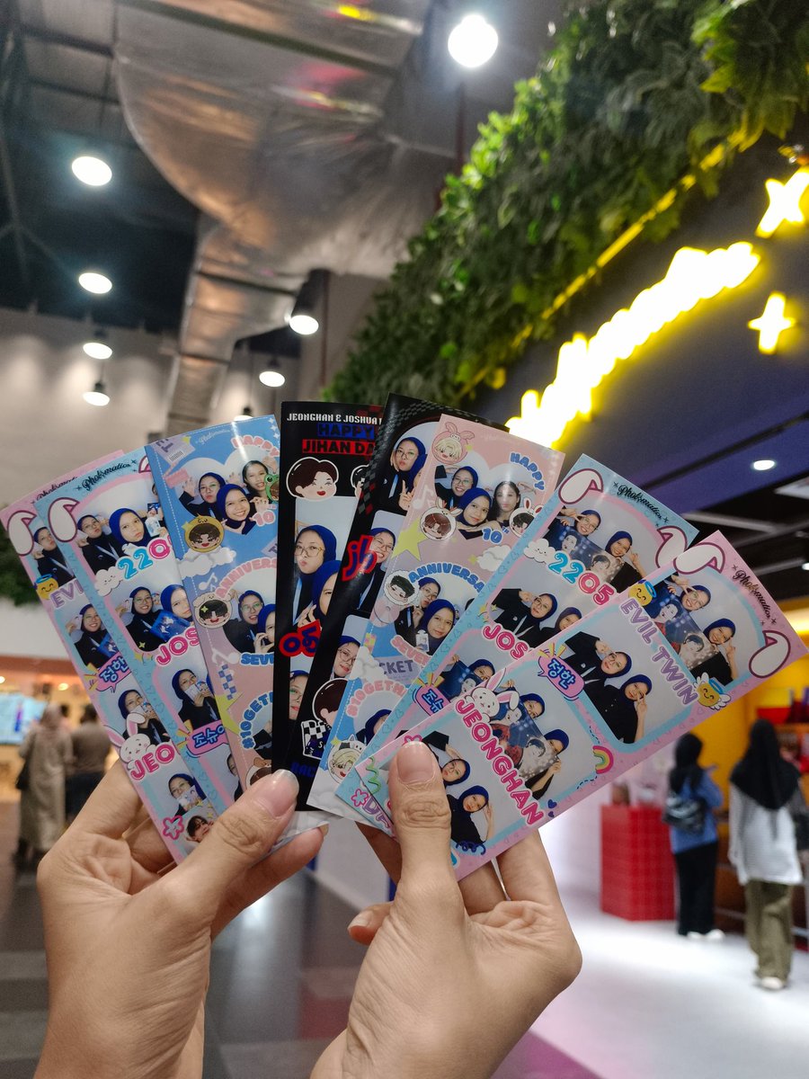 Habis dari cafe event Jihan, lanjut hunting frame by ak sendiri <a href="/jj0ngshushu/">☆hannie☆frame shua📌</a> <a href="/0522SOUL/">🏁 JIHAN DAY CAFE EVENT 🏁</a> <a href="/ForDarlingCrew/">ForDarling17</a> 
With <a href="/ourshunamon/">dreamshu ◠‿◠</a> <a href="/lovingy0uu__/">chaca 차~~</a>