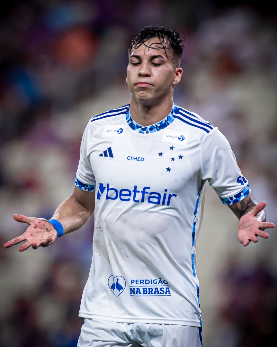 A mimir 😴

Tenha uma boa noite, Nação Azul 💙

📸 Samuel Andrade