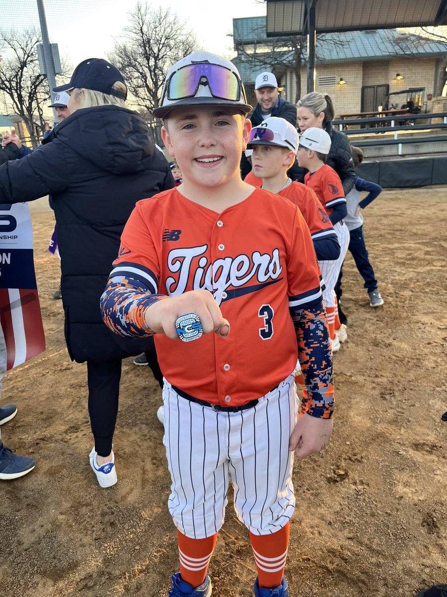 Ceeje_86's tweet photo. Proud of u Son!!!!!  Finish the season strong!!!!! https://t.co/hnazSxfdCI