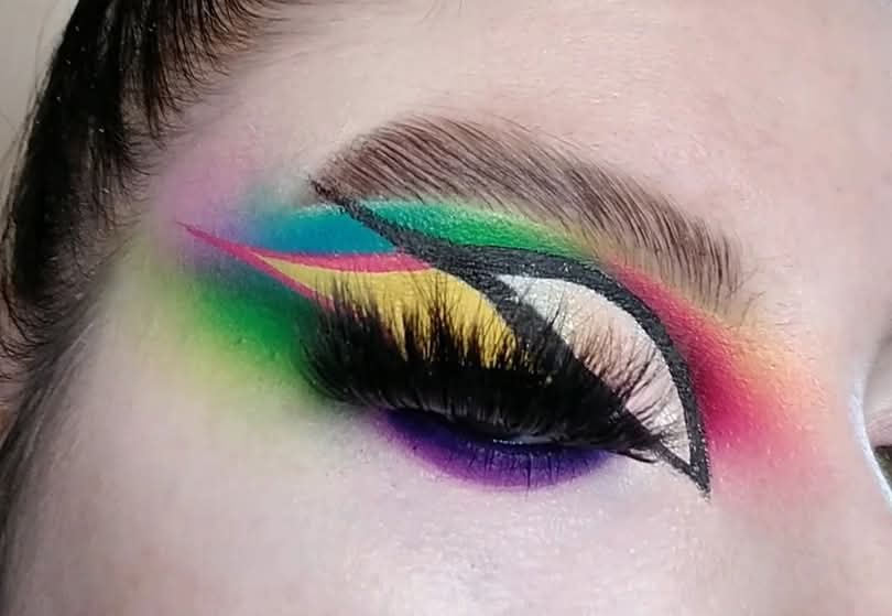 Do people still post makeup on here?? Cos I don't see it anymore and it's sad cos I remember the whole group chats and makeup collabs that would happen here 🥲 An elite time for sure 🤌 but here's some of my makeup looks anyway 😌💗