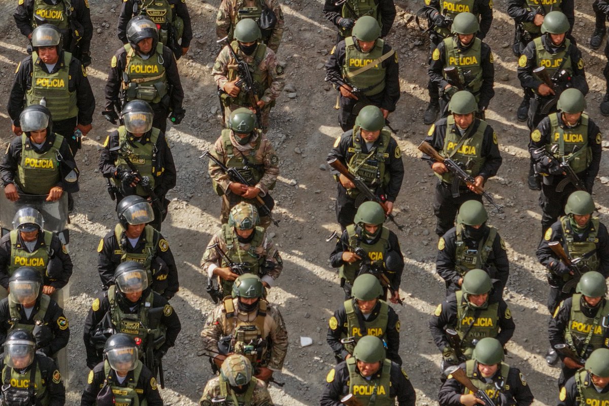 #Exclusivo 👮🏽‍♂️Entre los 96 policías implicados en investigaciones administrativas por #MineríaIlegal, hay agentes de distinto rango. La mayoría (82) son suboficiales. Pero también hay alférez, tenientes, capitanes y mayores, entre otros.
📷Presidencia
👉bit.ly/43e0ZUg👈