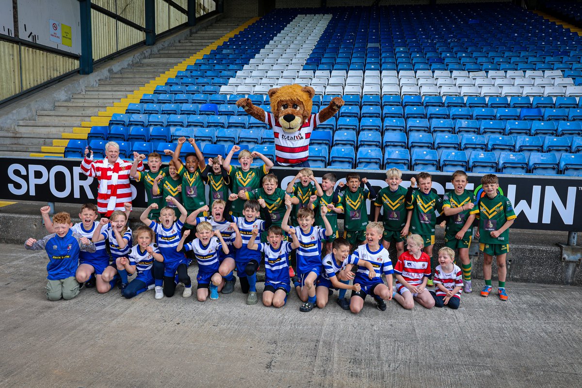It was great to have <a href="/OldhamStAnnes/">The Saint</a> kick off the action on Sunday with their U9's side taking on Siddal, ahead of our 34-10 win at Boundary Park.

#strongertogether