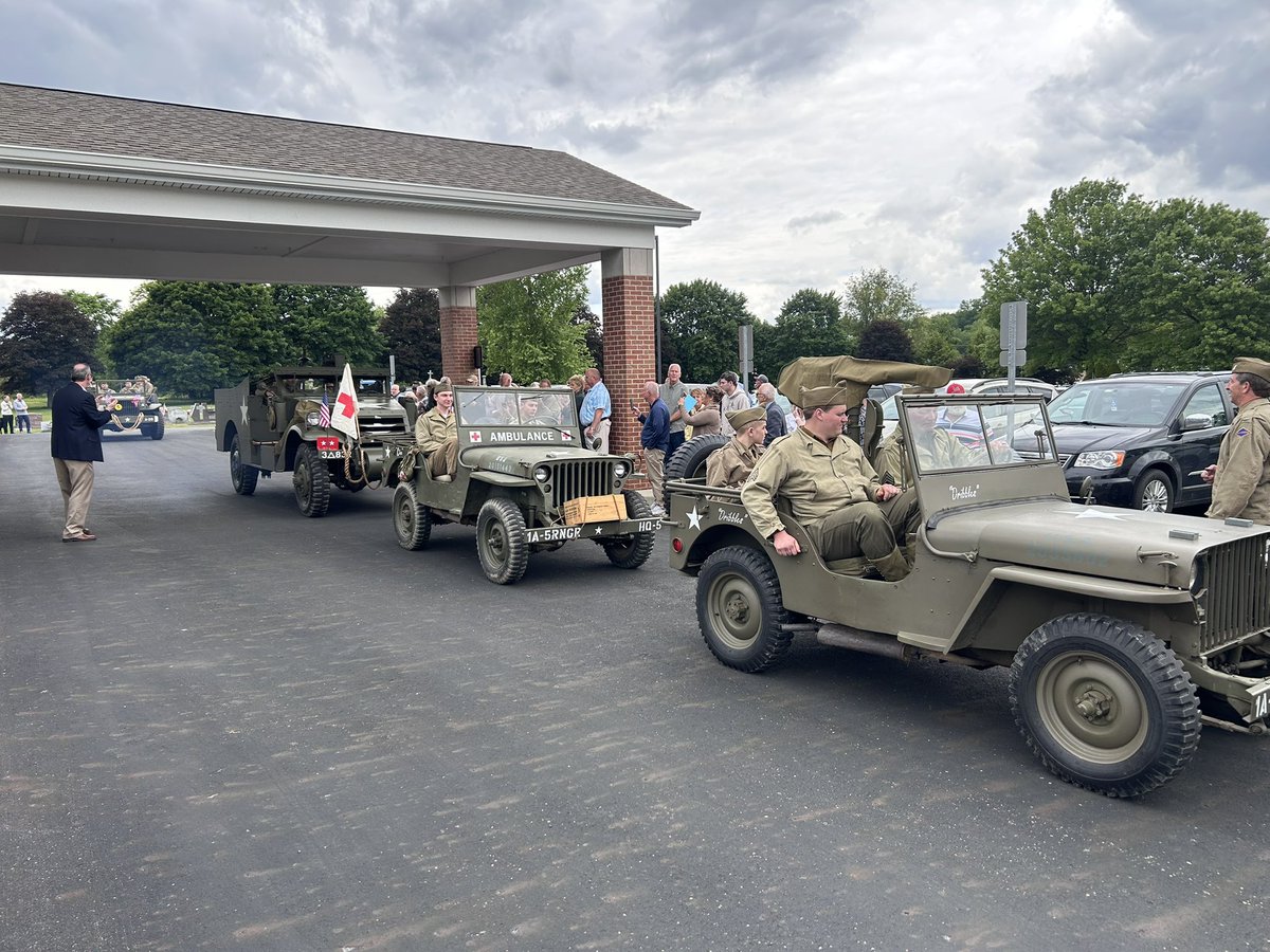 MKishman's tweet image. Happy 100th Birthday WW2 Army Veteran and Battle of the Bulge Survivor Bill Pilati. Thank you to all those who came out to Celebrate! 🇺🇸 🎂 #OH50