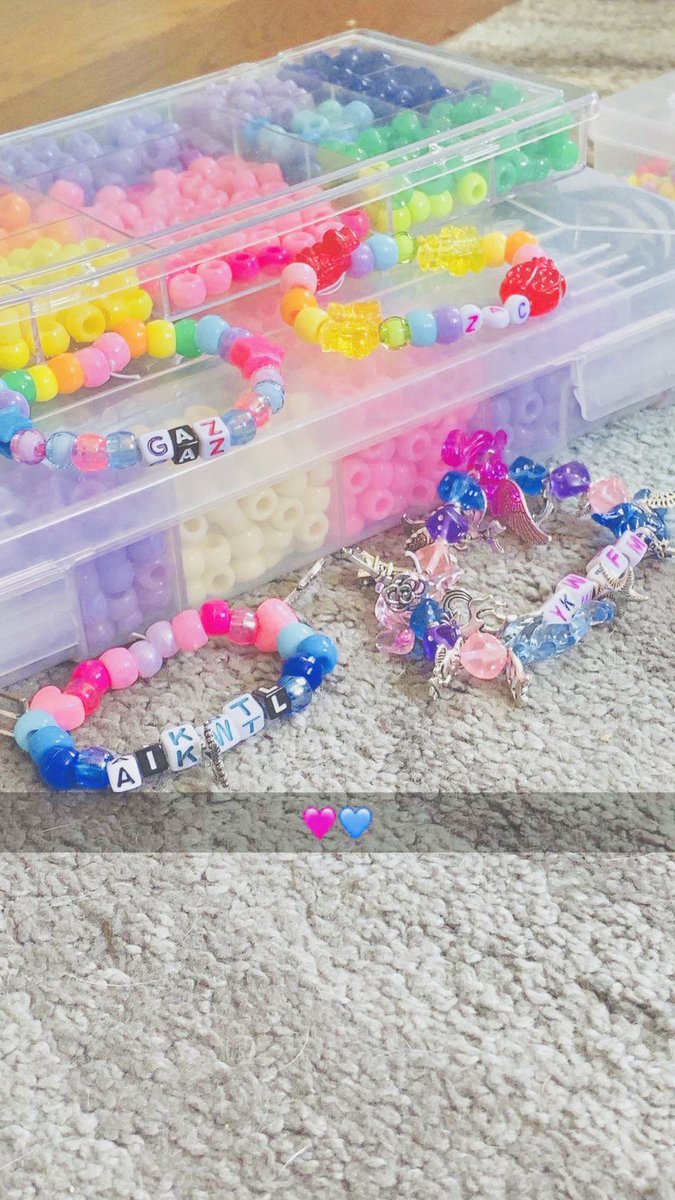 littlestkiddo's tweet photo. heheh .. wlso he so sneaky withs takif pics 📷 ignore my blue 🐬 handz i dyed his hair ! :3 https://t.co/6o09VHio7M