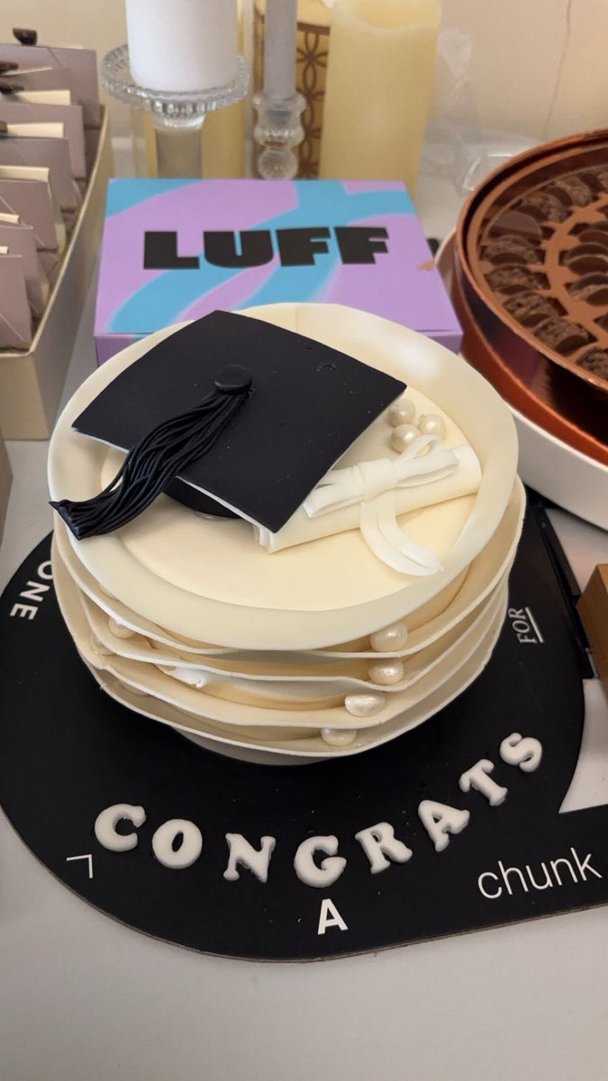 itsAhad0's tweet photo. What a day !!🎓💓💓 https://t.co/D08QpfGUeo