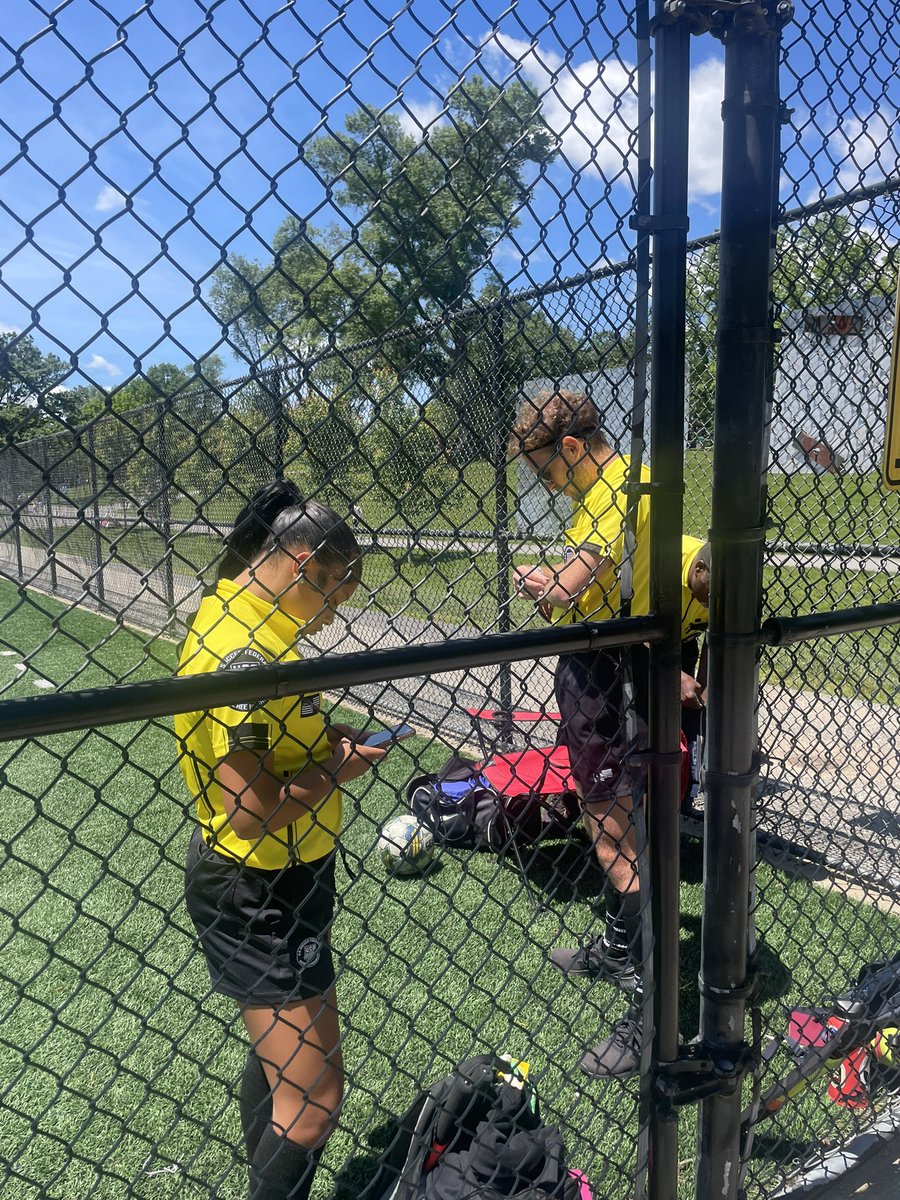 Jaidyn Bichell ๐บ๐ธ๐ฏ๐ฒ๐ต๐ท (@jaidynbichell) on Twitter photo When you get to the field to ref and realize the other AR/CR is Coach Goodie the long distance track coach at your school <a href="/GPHSPanthers/">Guilford Park HS Athletics</a> When you get to the field to ref and realize the other AR/CR is Coach Goodie the long distance track coach at your school <a href="/GPHSPanthers/">Guilford Park HS Athletics</a>