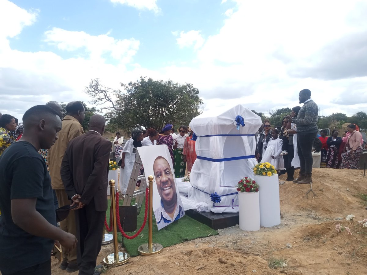 djhighnfly's tweet photo. @JuventineOboi  it was an emotional day on Saturday. The unveiling of your Tombstone with family and friends brought us together. Continue resting Chief 🕊️. #InfinitySounds #FlyDJ https://t.co/Ecxtzlr88N