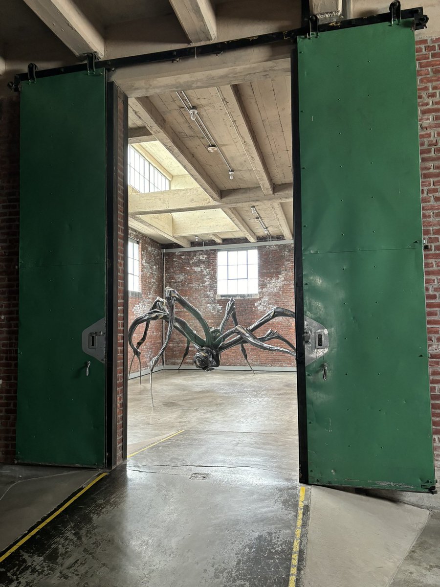 TYO2BH2NYC's tweet image. I found a monster in a warehouse!!!

#NewYork #Beacon