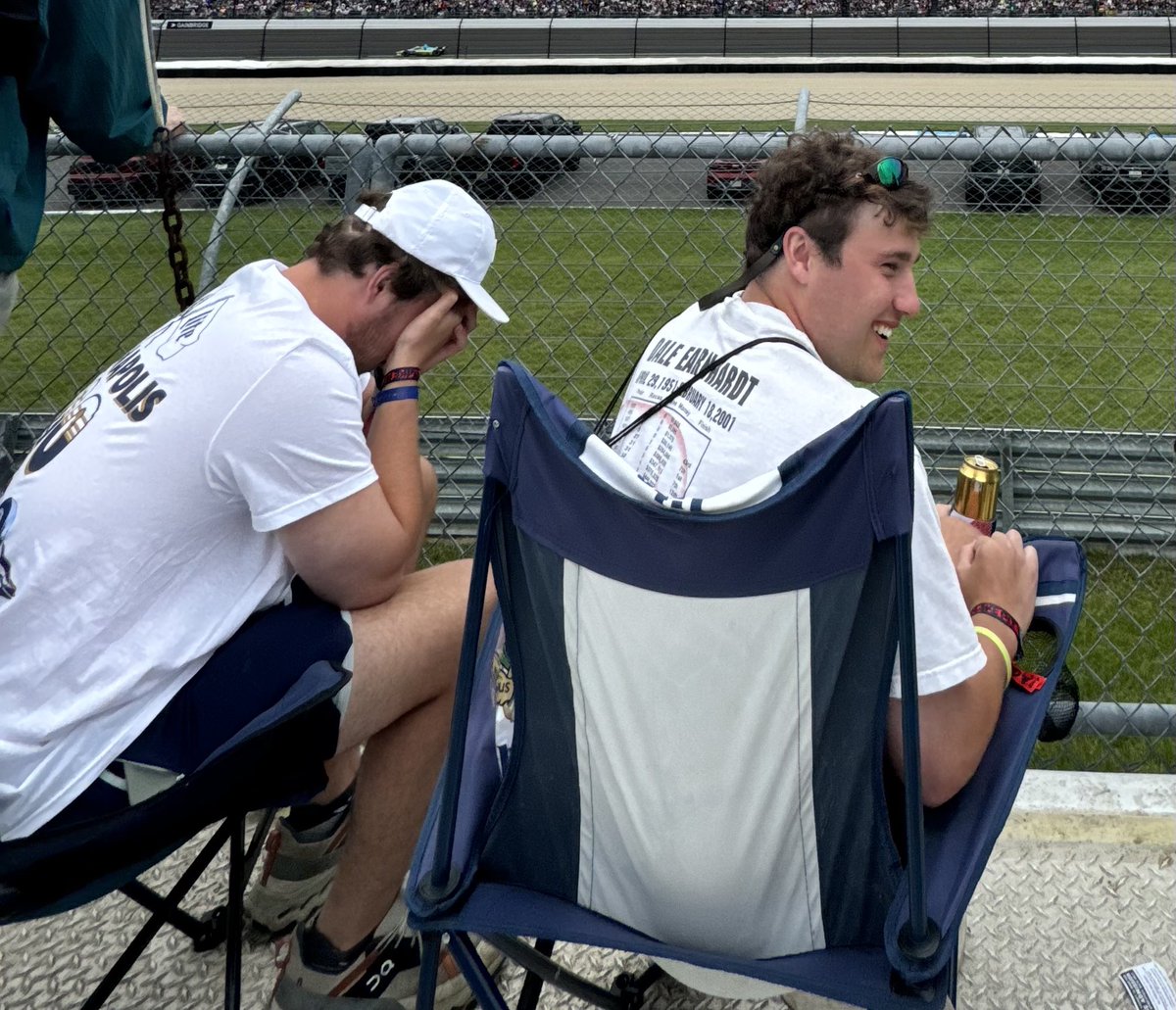 billstaples10's tweet photo. Buddy just watched his bet hit the wall at 230 mph. #Indy500 https://t.co/sYKzRr8Mvt