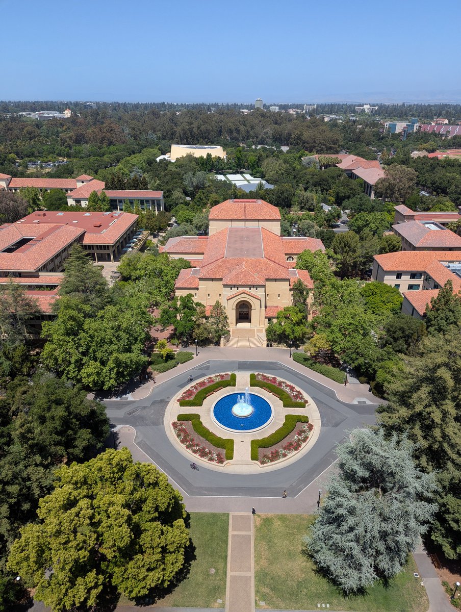 Jazwalking's tweet photo. Had a great time at Stanford, attending a medtech talk and got to catch up with a CS major friend of mine https://t.co/SIDhOQSA6X