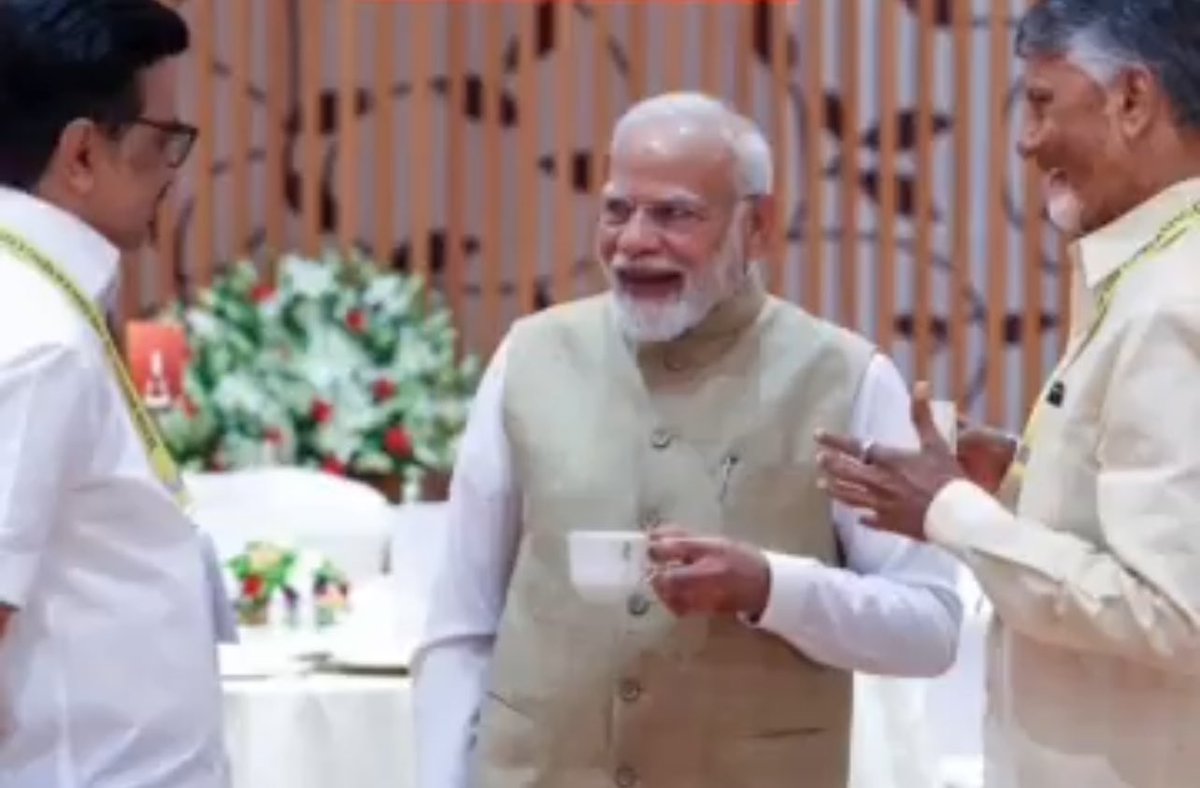 SivaArusan's tweet image. அடிமையாக இருக்கும் ஊடகங்கள், வடக்கில் # BJP, தெற்கில்#DMK அடிமையளாக ⚖️🥃🌿🌊 🇮🇳👀
#TASMAC⚖️🥃📽️👀
#NextGenaration 📽️⚖️🥃👎🏽