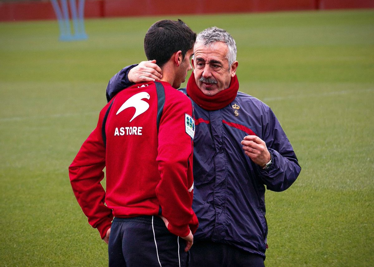 Quitando el ser futbolista profesional, ojalá en la vida más personas como Cote: sencillo y llano. Un paisano. 

Ejemplo para todos. Aprendió del mejor.