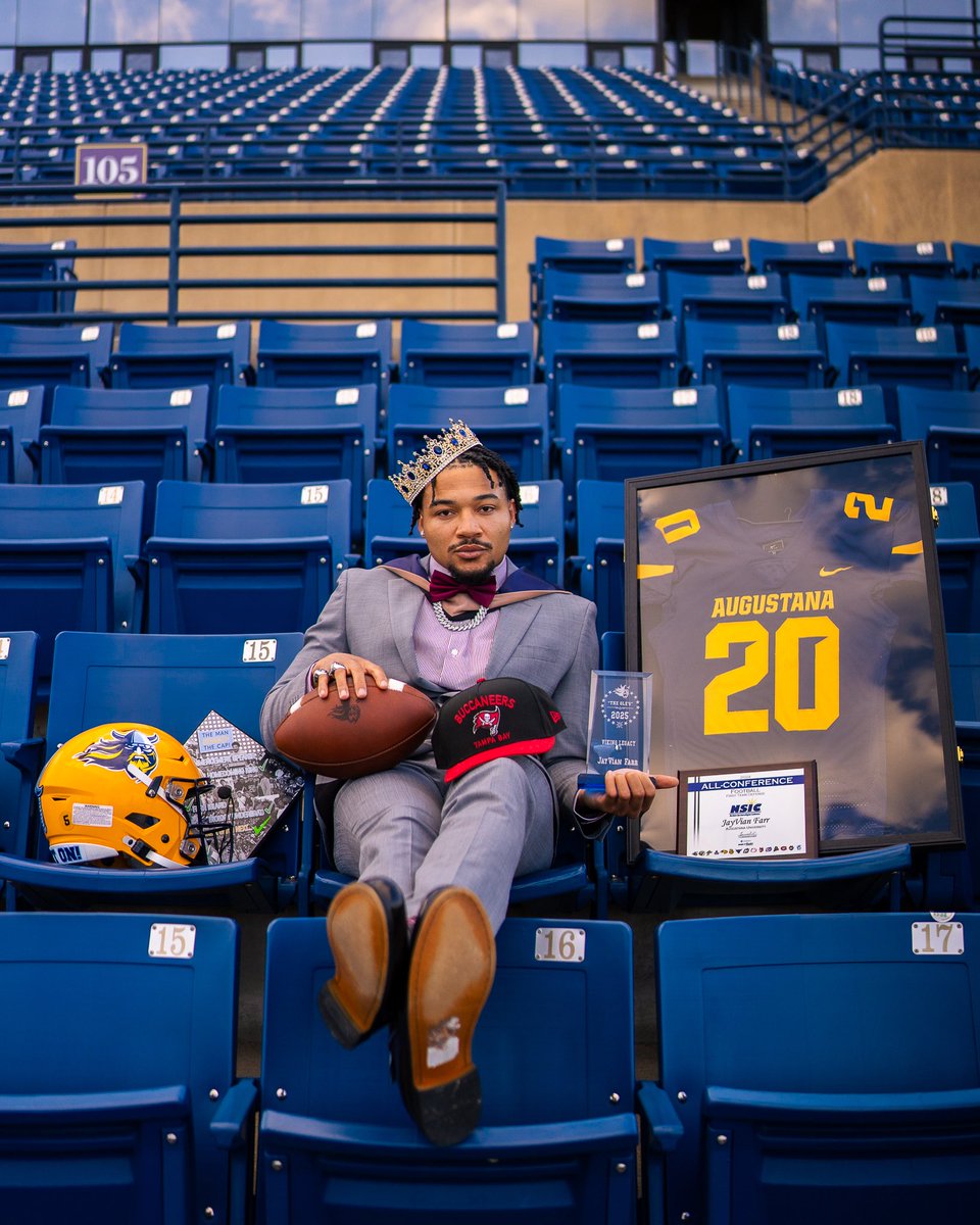 JayVían Farr☔️ tweet media