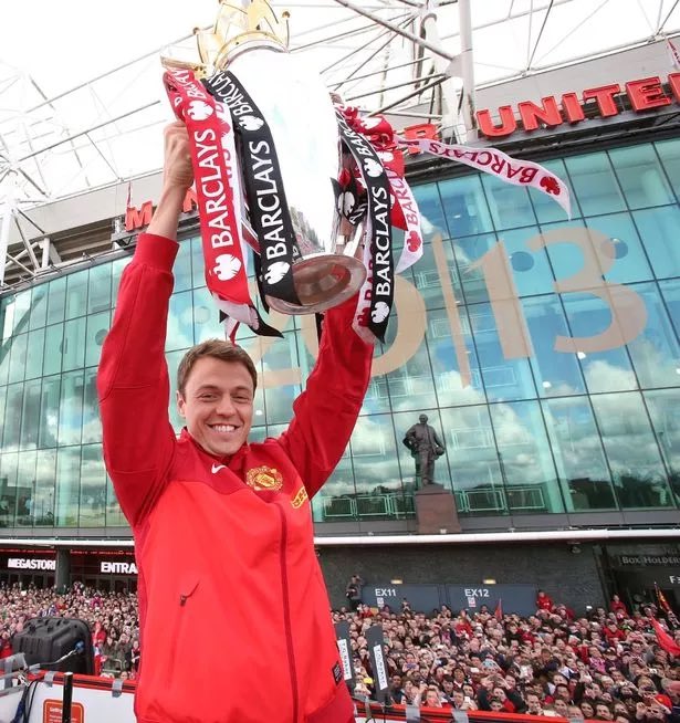 ManUtdPhotos's tweet photo. 3x Premier League Champion
1x Champions League Winner
1x FA Cup Winner
2x League Cup Winner

🏆 https://t.co/jMWzhJ49yE