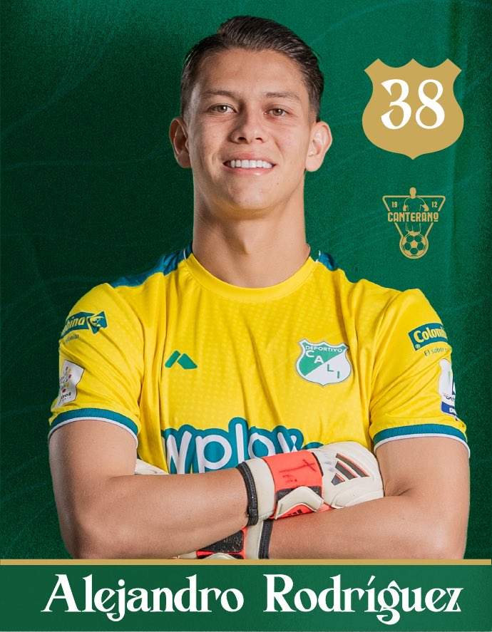 Cuero1912Dc's tweet photo. Estos 3 señores son hinchas,como usted y como yo, eso se nota en el campo. Y en todo el torneo fueron lo mejor del equipo nunca desentonaron junto a JSQ, pueden ser buenos o malos, pero se les nota el sacrificio y les agradezco por representar el escudo con HONOR, como debe ser. https://t.co/amJPwVsTby