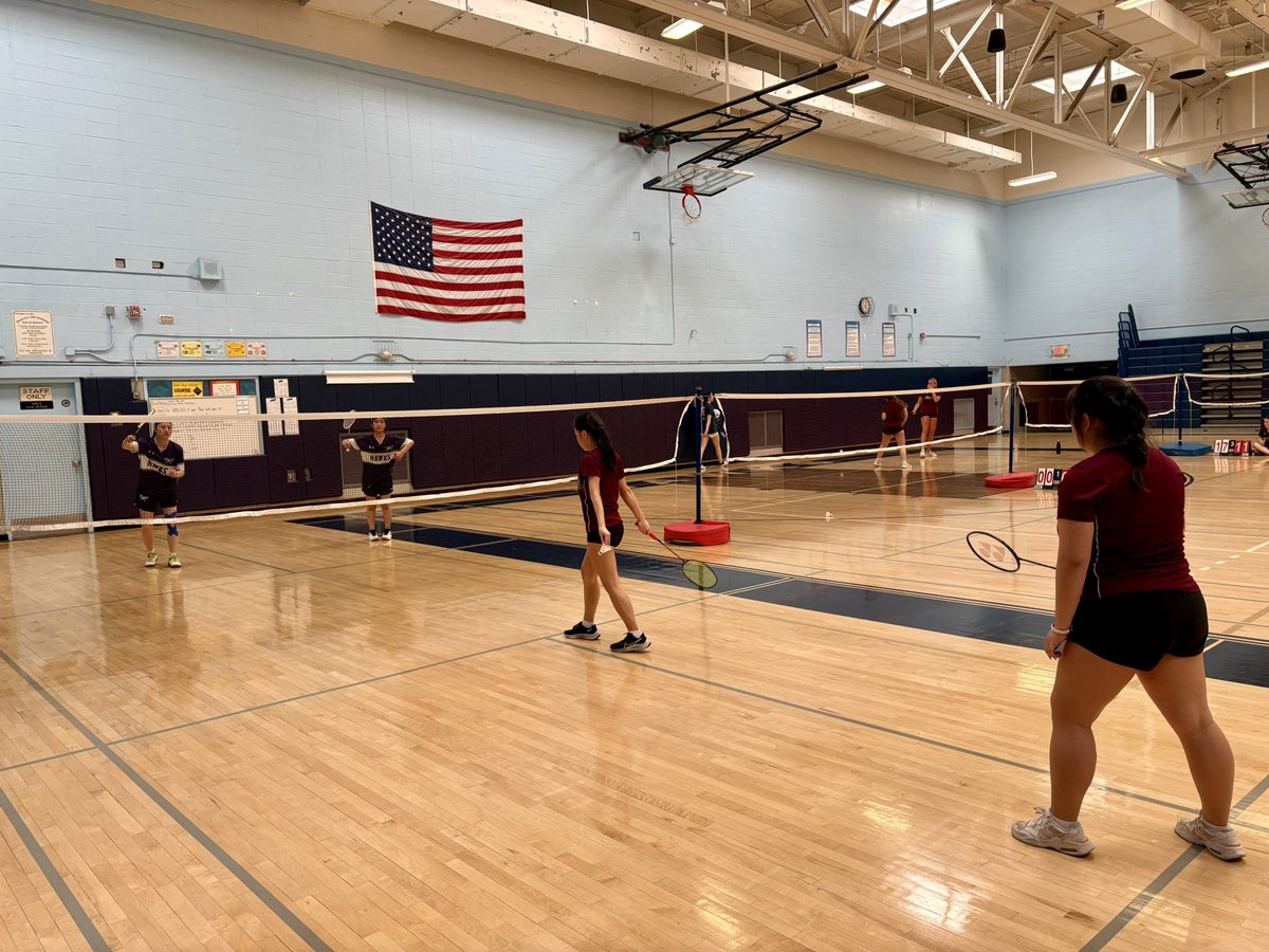 POBbadminton's tweet photo. 📸 second half of the regular season

7-0 victory against Freeport
5-2 victory against Mepham
7-0 victory against Roslyn
4-3 victory against Bethpage

Hawks close out the regular season with a 9-5 record in Conference 1 and ranked #4 in Nassau County!

#GOHAWKS https://t.co/gcV4zN1O2j
