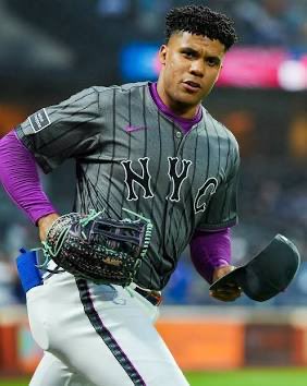 Ummmm why are the Mets wearing PURPLE??🤔 #confused #SundayNightBaseball