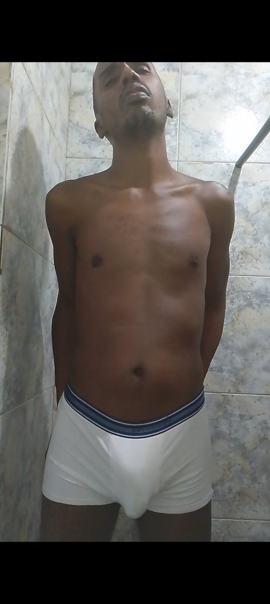 NegroSedutorX's tweet photo. Banho tomado, agora só falta você pra esquentar a noite https://t.co/2wDYTeN7mm