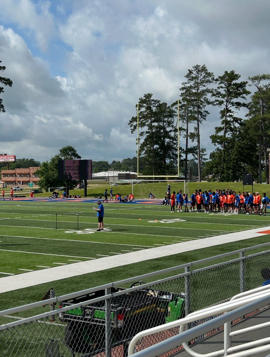 cadehebert123's tweet image. Had a great experience at the @LCU_ftball camp yesterday. I learned a lot of new stuff from the coaches and I’m thankful to have this opportunity. @CoachJZGraham @CoachCoryYork @jai_melancon @COACHMO54