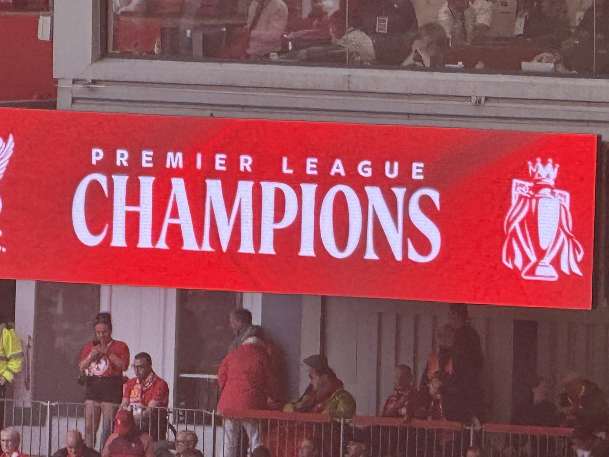 chris0connor97's tweet photo. Great day to to end an amazing season. UP THE FUCKING REDS🔴 https://t.co/UzIp49ihYg