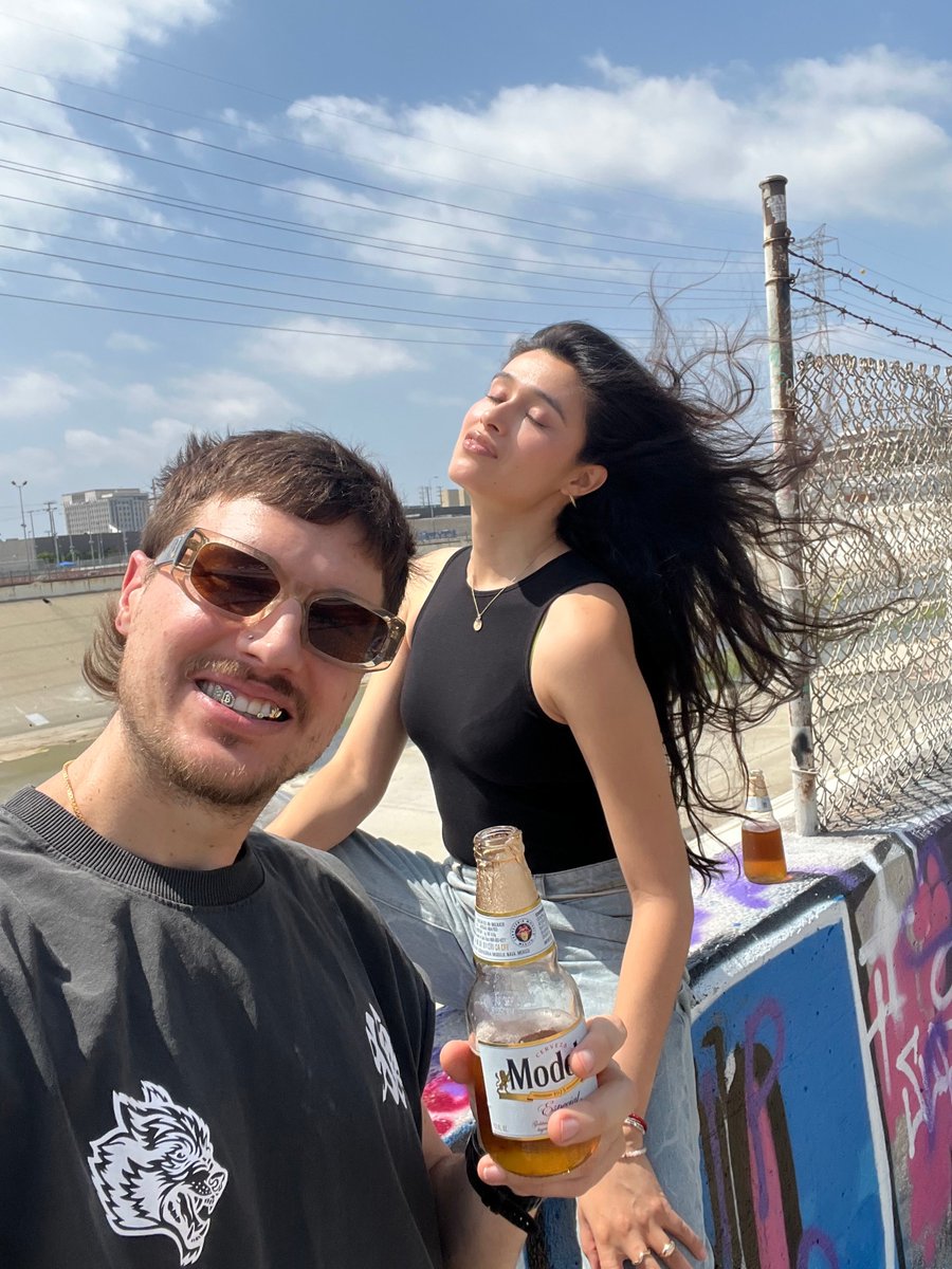CyberBagChaser's tweet image. Land of the free, home of the Modelo. 🍻🇺🇸
Grateful for those who made days like this possible.
#MemorialDayWeekend #Cybertruck #LA
