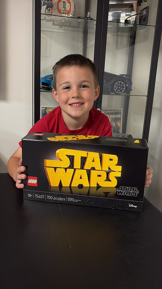 What better to celebrate the 48th birthday of the franchise than by building a new #LEGO set! Happy Birthday #StarWars, you don't look a day over 25 😎

#StarWarsDay