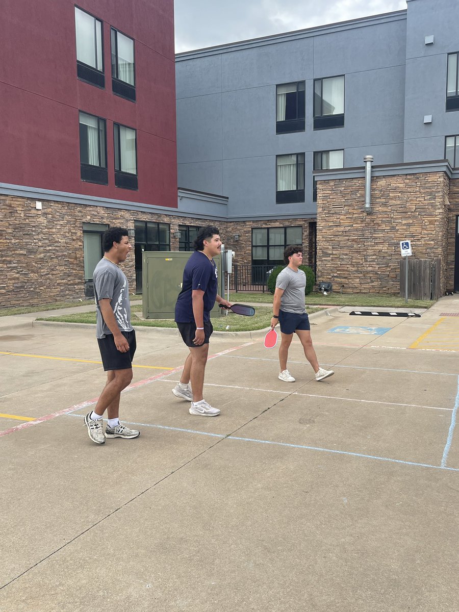 Lackawanna College Falcons (@falconssports) on Twitter photo Great time hanging with our Little League Diamondbacks host family today for a little backyard cookout and fun!
#GoFalcons // <a href="/FalconsBase/">Lackawanna Baseball</a> // <a href="/NJCAABaseball/">NJCAA Baseball</a> Great time hanging with our Little League Diamondbacks host family today for a little backyard cookout and fun!
#GoFalcons // <a href="/FalconsBase/">Lackawanna Baseball</a> // <a href="/NJCAABaseball/">NJCAA Baseball</a>