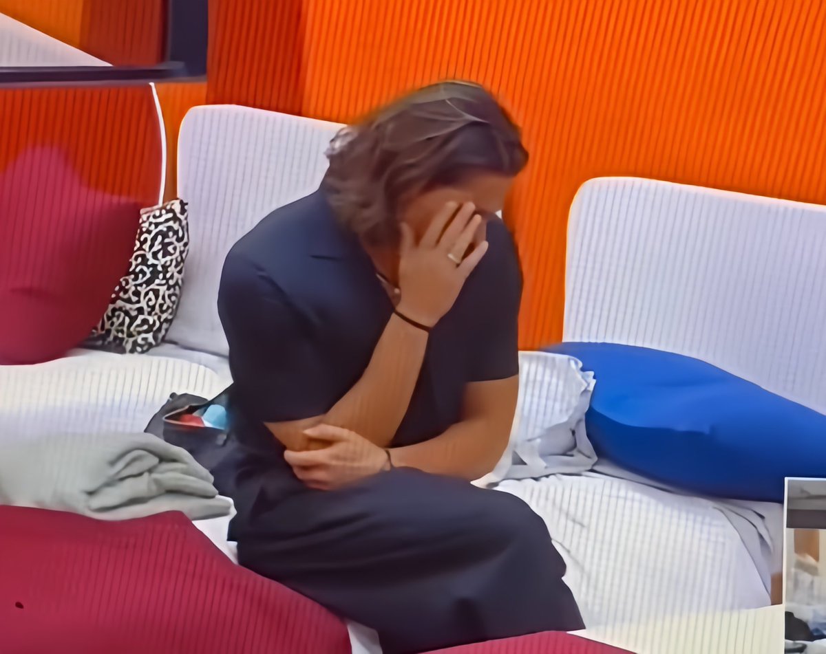 Rey violento sacando la carta del victimizmo y de los que van a trabajar a otro país por sus sueños pero ellos son unos Xenofobico con Luca JAJAJAJAJAJA HIPÓCRITAS
#LCDLFAllStars