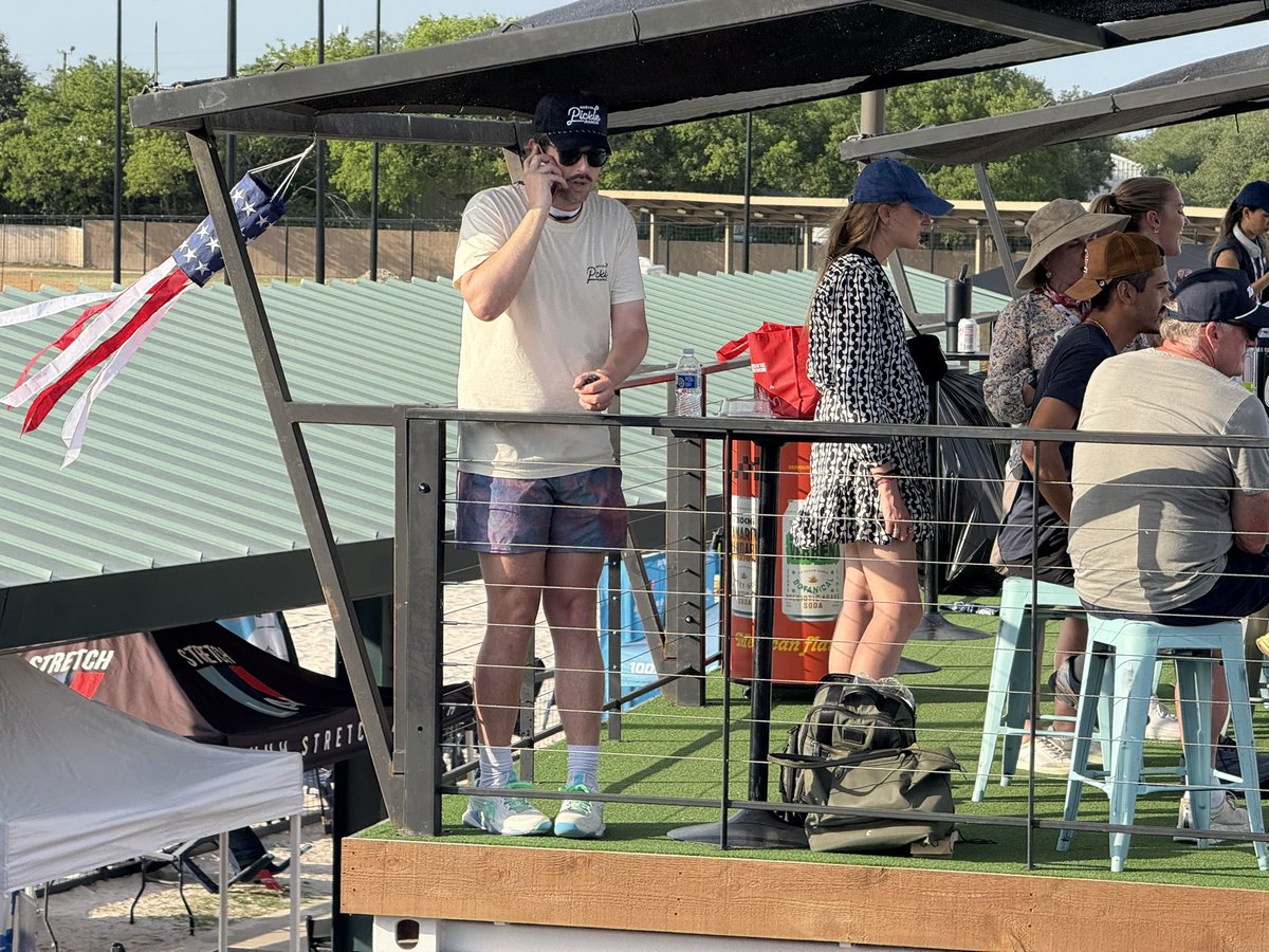 Caught <a href="/matty_pickles/">Matty Pickles</a> talking with his agent 👏