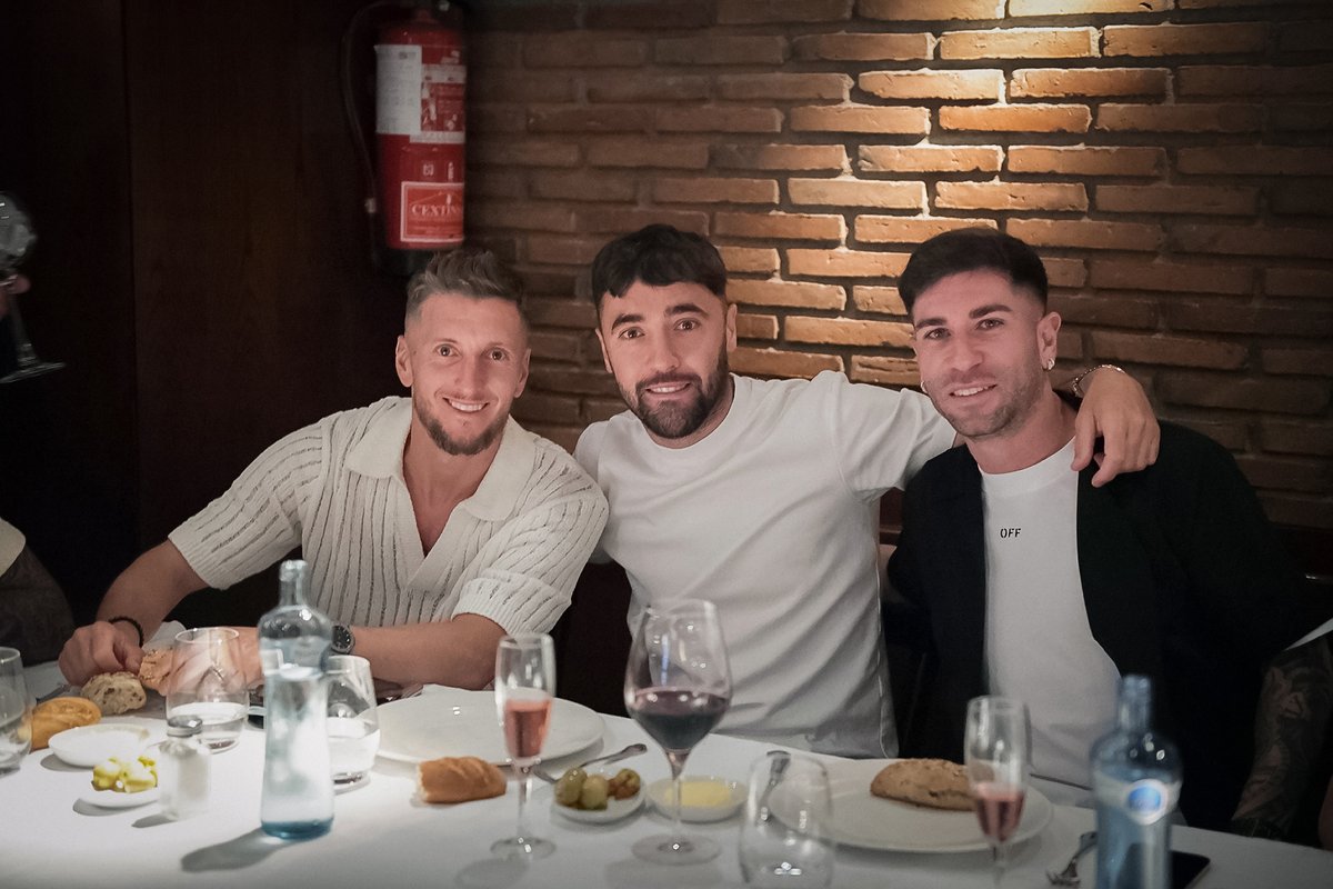 🫂  Juntos en el cierre de una temporada histórica.

#EuroRayo #SomosDeConference