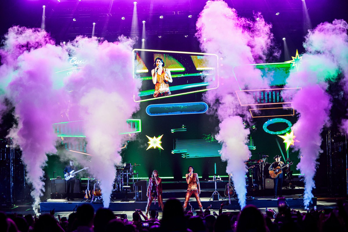 Gracias WALLINGFORD CT 🇺🇸🌵🤠❤️ fue una noche muy especial la de ayer, estamos en la recta final de esta increíble gira HAASHVILLE 😍 y nuestro corazón está lleno de todo su cariño, hoy cerramos en NUEVA YORK 🌵.