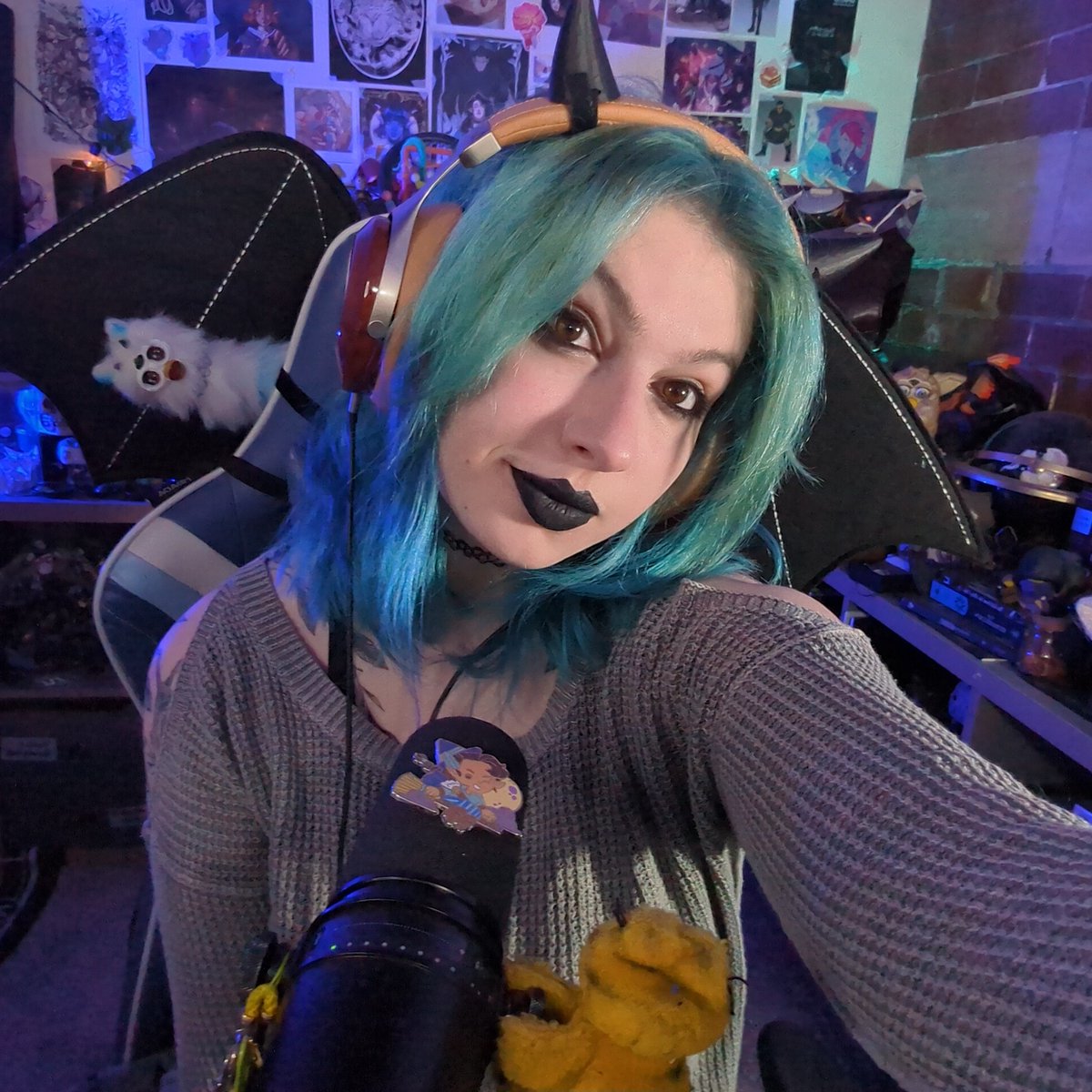 🦇  LIVE ON TWITCH NOW 🦇
 Pls don't kill me!! i wanna be in the sequel!!
✨we playing more of The Quarry!!✨
twitch.tv/thatvintagepot…