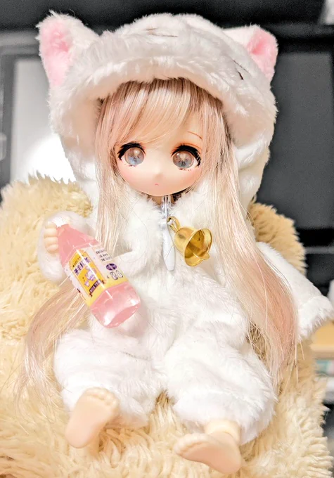 ※ドール写真※おめめとおよふく変えたよ可愛いねおめめはリボンとハートのデザインでとぅるみがあってかわよいのだ…写真撮るの下手…伝われ…アイ #AtelierNolce 