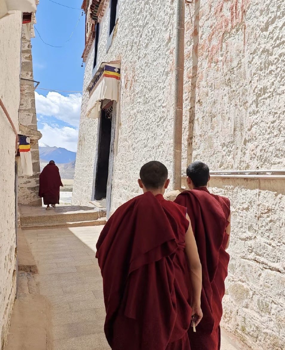 Gelug Lama黄教喇嘛 tweet media