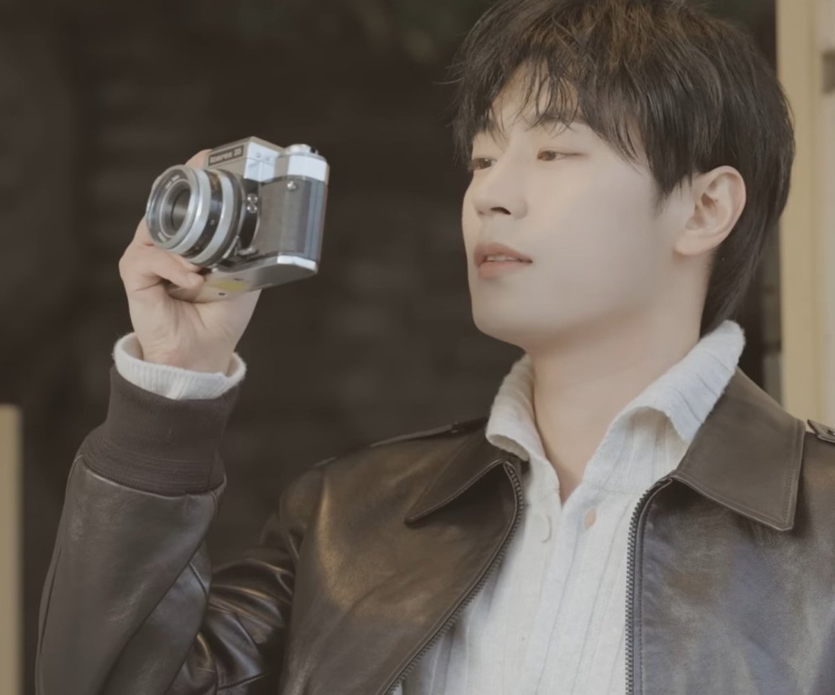 아..벌써재밌다.
아니 남주가 사진작가 어시니까 섭남이 사진작가면억떡하지..아개궁금해