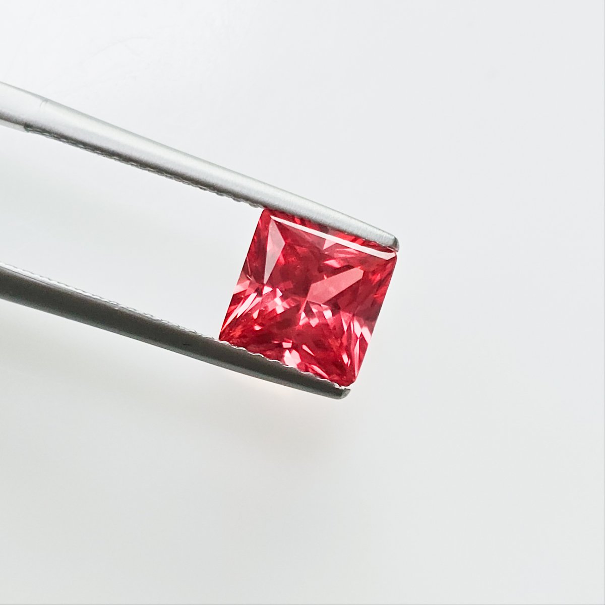 hiris_j's tweet image. #RT이벤트 #팔로우이벤트 
리트윗 + 팔로우 해주신 분들 중 한분에게
베르누이 파파라차 프린세스컷 7x7mm를 선물로 드립니다!!💖
(당발 6월 9일)