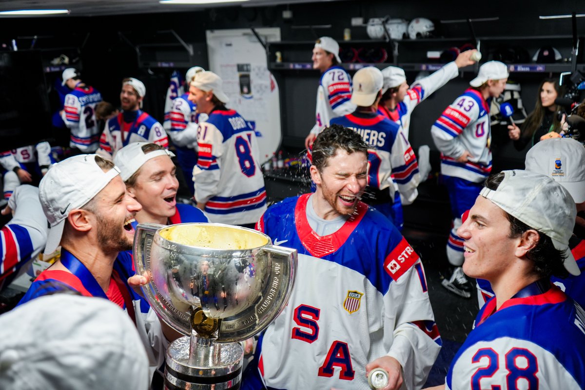 usahockey's tweet photo. Live it up, boys. You just made history 🇺🇸 #MensWorlds https://t.co/bY0hiSuXGz