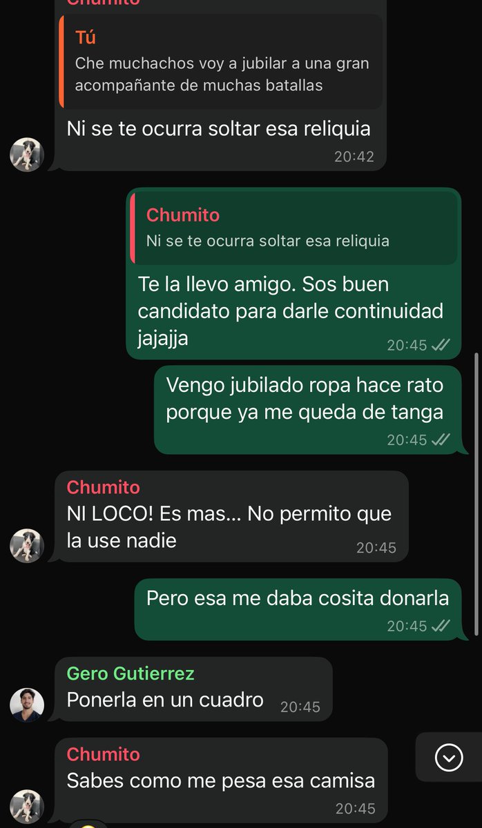 Estoy jubilando una camisa que me acompañó por 10 años en muchas anécdotas nocturnas y fue todo un emblema. Antes de donarla se me ocurrió sucederla en alguno de los pibes. Las primeras reacciones 😂😂