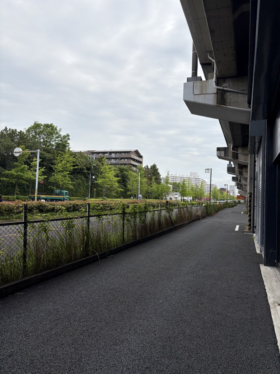 Aone_official02's tweet photo. おはワン！✨️🐳
今日の浦安市は曇り☁

えっほえっほ
最近携帯基地局工事だけじゃなくて
太陽光の保守とかEVの事業も少し始めたっえ伝えなきゃ♪

えっほえっ…

このミームはもう古いですか！？
流行りって難しいですね…

#イマソラ
#企業公式が朝の挨拶を言い合う https://t.co/tLmvDhCLK4