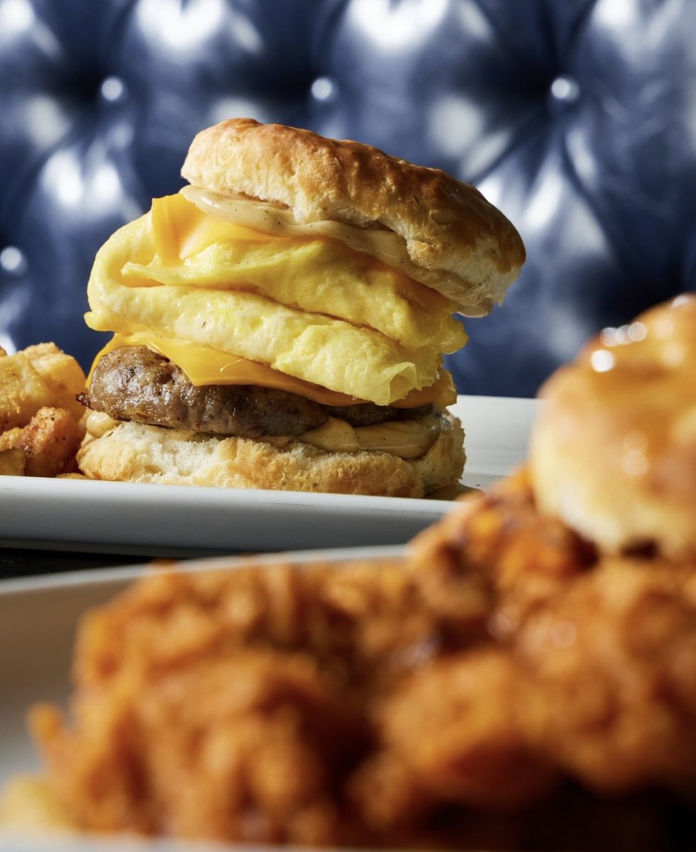 Summit Grill tweet media