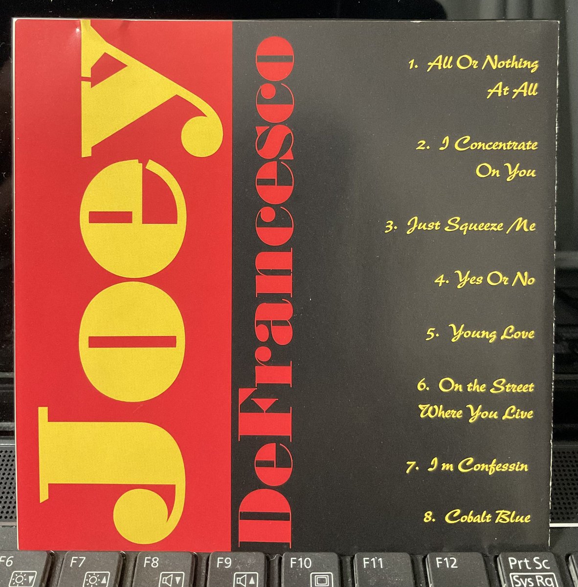 おはよう御座います、本日のモーニングハモンドは、　#JoeyDeFrancesco の　「All Or Nothing At All」、1996年の録音。メンバーは　Gt :#PaulBollenback.  Ds : #ByronLandham のトリオ、WurlitzerのElpも弾いている。On The Street Where Your Live 君住む街角👍 #かっこいいハモンドオルガン