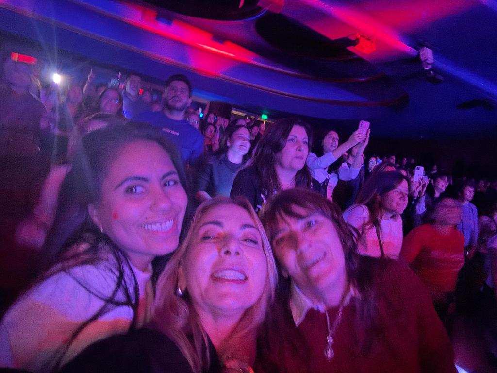 fragata30's tweet photo. @Revista_PRONTO Siempre junto a nuestra @_MaluOficial_ 
@FanMalulerasArg https://t.co/yPzfmBi81A