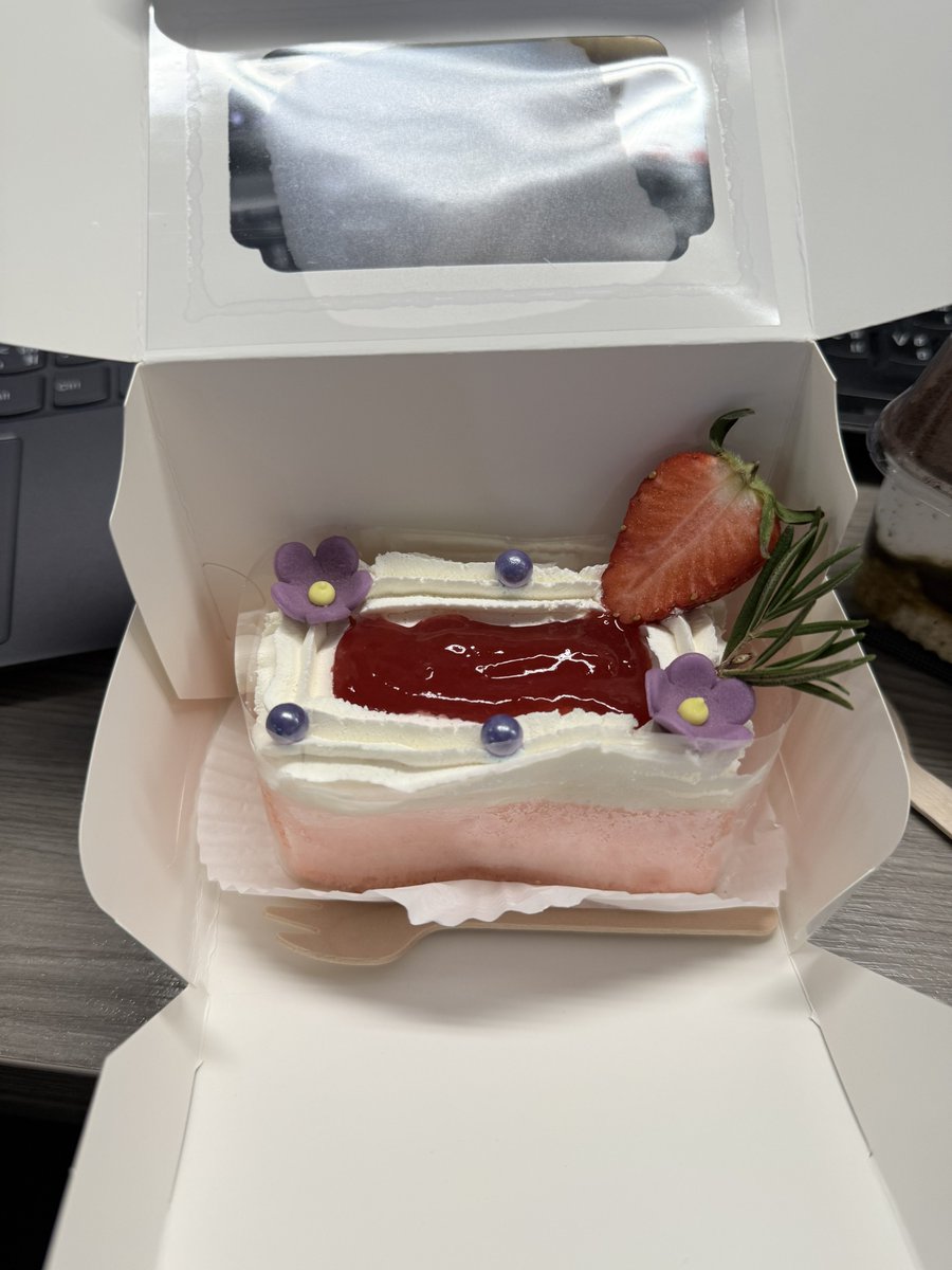 Greyismyhb's tweet photo. 오늘은 첫 번째는 아니지만 그래도 왔어요^^

#HAPPY_ORMKORN_DAY #옴콘나팟 
#HAPPY_LINGORM_MONTH https://t.co/SRdMFdYztF