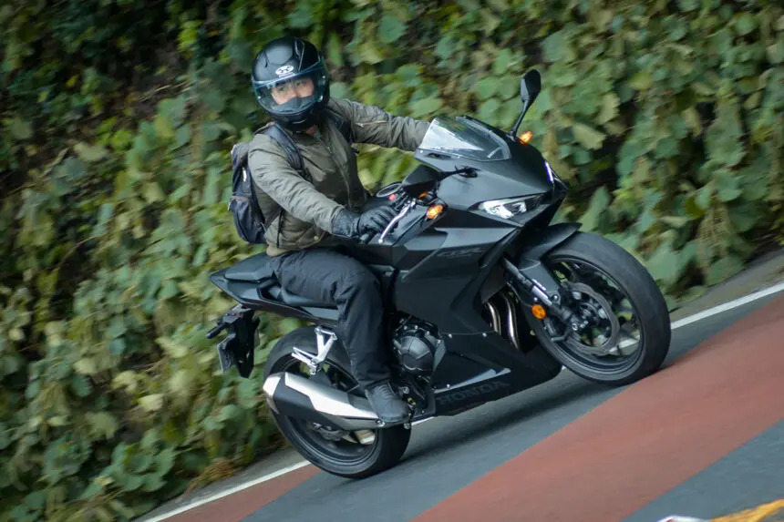 ＋─＋─＋─＋─＋─＋─＋─＋＋─＋─＋
乗りやすさMAXの『CBR400R』は
誰でも楽しめるフルカウル！
＋─＋─＋─＋─＋─＋─＋─＋＋─＋─＋

▼詳しくはこちら
hondago-bikerental.jp/bike-lab/84687…