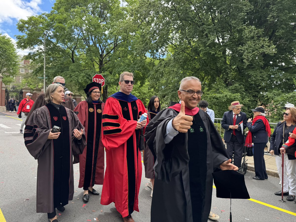ElizabethBurkeBryant (@ebb_ri) on Twitter photo Spirited & uplifting <a href="/BrownUniversity/">Brown University</a> Commencement procession-graduates carry the class of ‘25 banner & there’s <a href="/ashishkjha/">Ashish K. Jha, MD, MPH</a> <a href="/Brown_SPH/">Brown University School of Public Health</a> TY for your leadership🎉 Spirited & uplifting <a href="/BrownUniversity/">Brown University</a> Commencement procession-graduates carry the class of ‘25 banner & there’s <a href="/ashishkjha/">Ashish K. Jha, MD, MPH</a> <a href="/Brown_SPH/">Brown University School of Public Health</a> TY for your leadership🎉