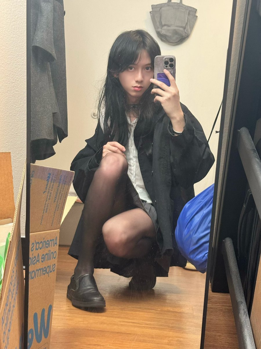 和朋友出门随便搭的非常萌的一套，懒得整理房间了随便拍两张