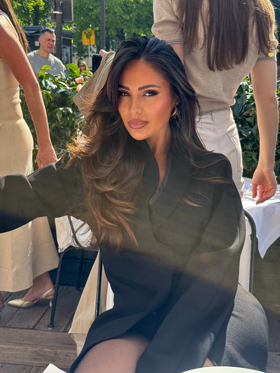 I’m not afraid to admit:

I’ve faked it till I made it still do sometimes.
I Google basic sh*t.
I read the last chapter first.
I crave depth, not small talk.
I’ve healed a lot, but old thoughts still visit.
I’m happy, but always searching.

We’re all just figuring it out.

— B