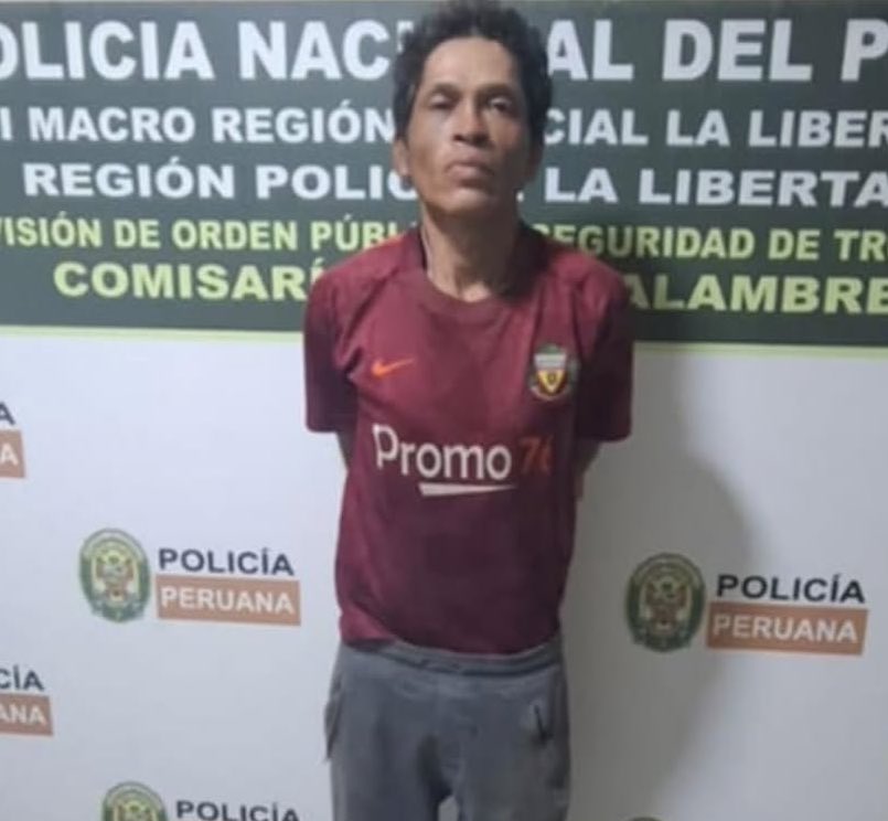 Perrita estaba descansando y un hombre comenzó a lanzarle ladrillos y piedras.

La perrita acaba de fallecer hoy a las 6pm después de muchos intentos de salvarla.

Hay un video bastante fuerte, ya se cumplen las 48 horas. Lo van a soltar.

Trujillo
Difusión máxima