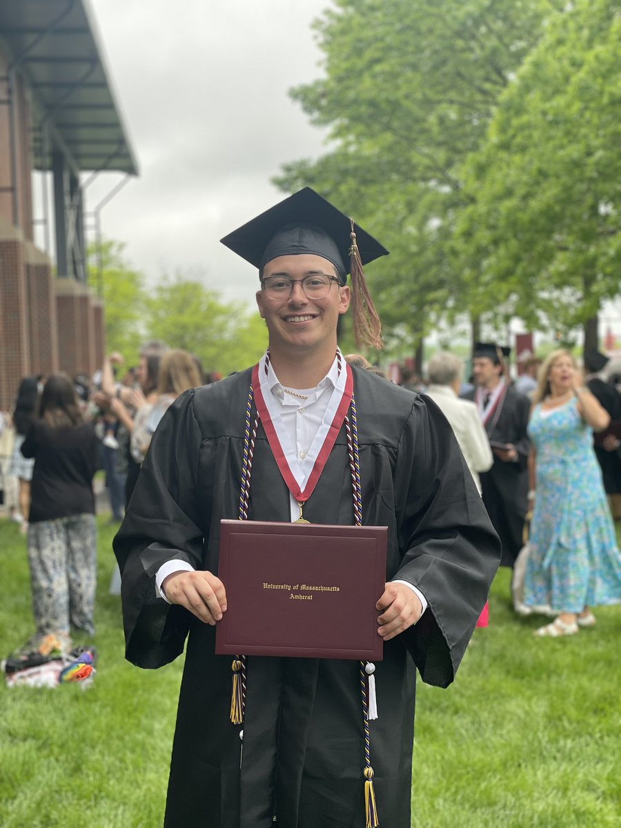 It’s been an awesome 4 years #UMassTwitter !! Thank you for keeping me entertained and now I truly become one of you as an alum of UMass

I appreciate everyone that has taken in my coverage and content of UMass WBB, Football, or other miscellaneous things throughout the years!